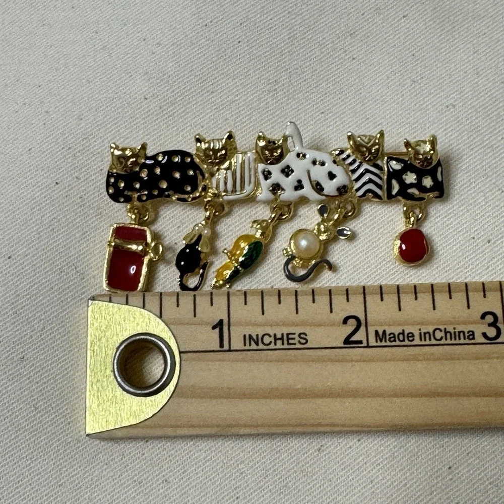 Apel Cat Brooch Womens Gold Black Enamel Pin Novelty Gift Collecting